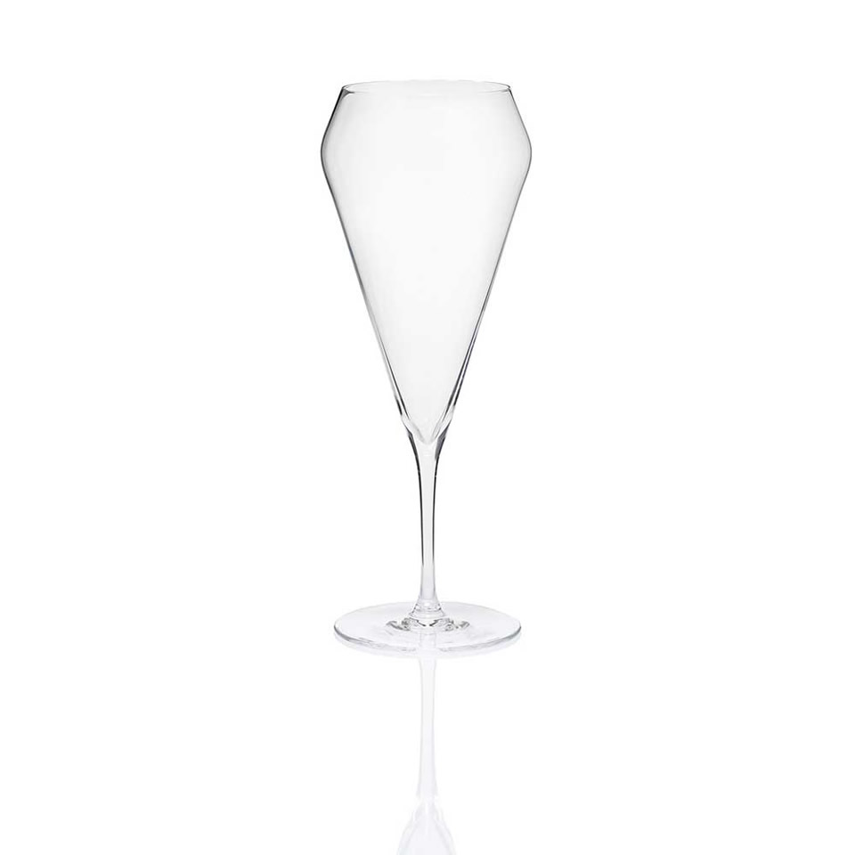 The Digby English sparkling wine glass by Gurasu London